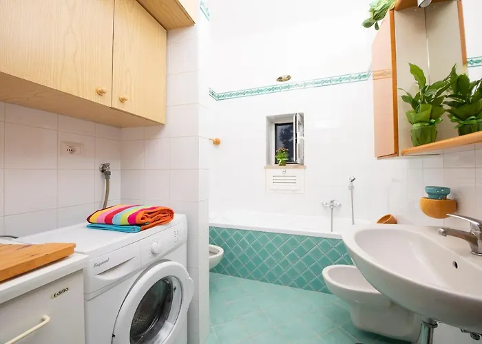 Lilla's House - Square & Close The *