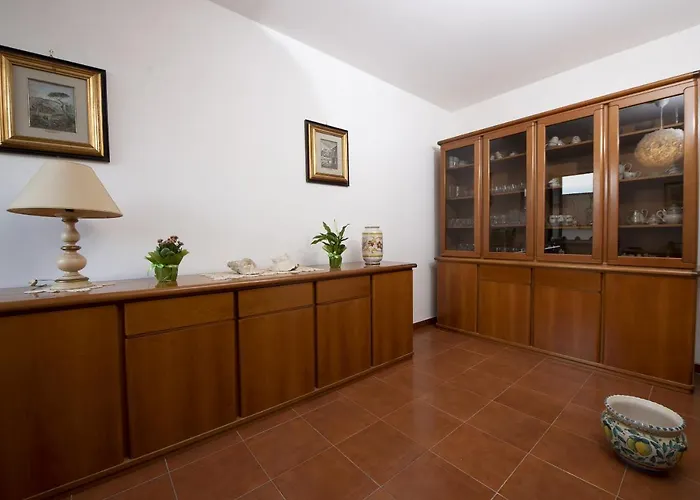 Апартаменти Lilla's House - Square & Close The