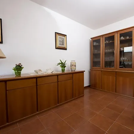 Apartment Lilla's House - Square & Close The