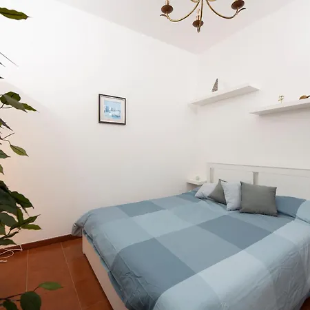 Lilla's House - Square & Close The Apartmán